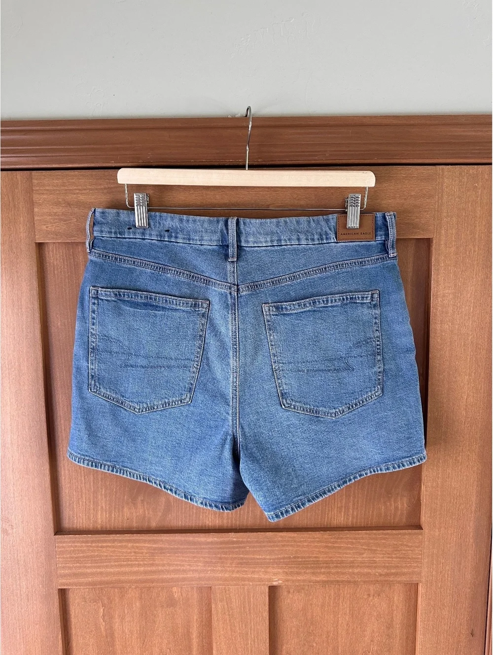 American Eagle Strigid Curvy Relaxed Denim Jean Shorts High Rise Women’s size 14